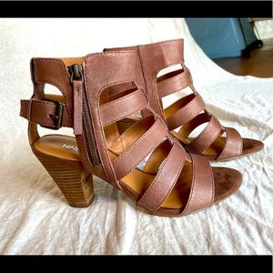 Nine West CindyLuo Galdiator Heel, 7.5